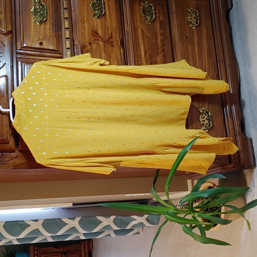 Solitaire Yellow Button-Down Short Sleeve Top - Picture 2 of 6